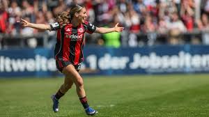 Kampf um die Vizemeisterschaft: Starke Frankfurterinnen nutzen Wolfsburgs Fehler