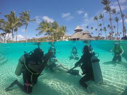 Noticias e información diaria en santo domingo, santiago de los caballeros Republica Dominicana Abre Para El Turismo Con Seguro De Salud Gratis