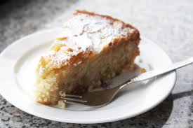 Er gehört in diesem grundrezept nicht gerade in die weihnachtszeit, lässt sich aber durch entsprechende. Supersaftiger Ricotta Mandel Kuchen Mit Apfelstuckchen Sugar Spice