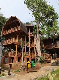 Artinya, lokasi wisata menjadi salah satu tempat yang ditutup. Sparks Forest Adventure Cisarua Indonesia Ulasan Perbandingan Harga Hotel Khusus Tripadvisor