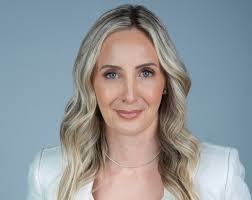 Kristin Blakely's Instagram, Twitter & Facebook