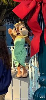 I've literally never seen or heard of this character before in my life. She  was out in Toontown today! : rDisneyland