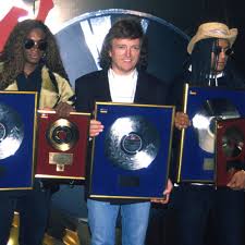 Frank farian (born franz reuther 18 july 1941, kirn, germany) is a german record producer and songwriter, best known as the founder and. Frank Farian Es Geht Um 12 5 Millionen Euro Milli Vanilli Skandal Holt Ihn Wieder Ein Bunte De
