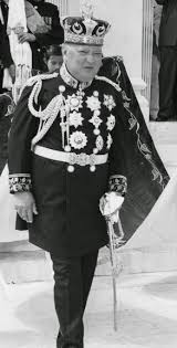 He was born during the reign of his great grandfather, sultan ibrahim. Warisan Raja Permaisuri Melayu Almarhum Baginda Sultan Ismail Al Khalidi