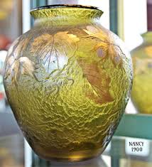 Vase Ovoide A Col Legerement Evase A Fond Granite Opacifie Vert Antique Decor Grave A L Acide De Feuilles Et Fruits De Noise Art Nouveau Glass Art French Art