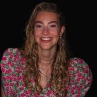 Lenore Gardner's Instagram, Twitter & Facebook