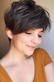 Idée coupe courte : Pixie cut with beautiful side swept fringe