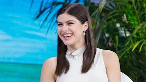 Номинанты на «золотую малину 2018». Alexandra Daddario Uber Ihre Bikini Szenen Mit Zac Efron In Baywatch