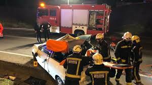 Maybe you would like to learn more about one of these? Los Bomberos Rescatan A Un Joven Tras Sufrir Un Accidente De Trafico En Carlos Iii