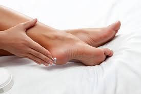The skin has two layers, the epidermis (which is on the very surface) and the much thicker dermis dog's pads are skin, just like the skin on the bottom of our feet. 10 Best Foot Creams For Dry Feet And Cracked Heels In 2021