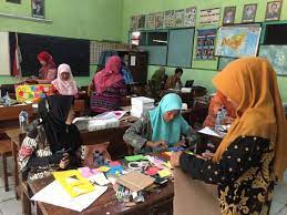 Dan mengidentifikasi identitas kerabat dekat. Unusa Gelar Lomba Kreasi Media Pembelajaran Inovatif Matematika Sd
