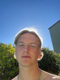 Incoming transfer student seeking roommate