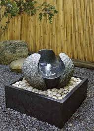 Damit es auch bei ihnen bei plätschert, einfach einen sprudelstein selber bauen. Quellstein Tsubomi Quellsteine Gartenbrunnen Quellsteine Wasserbecken Wasser Im Garten Bambus Kultur