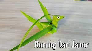 Sering kali dalam membuat keris kerisan banyak yang kesulitan kerana tidak ada yang mengajari kita, sehingga tida banyak yang mearisi ketrampilan menganyam daun kelapa ini. Cara Membuat Burung Dari Janur Youtube