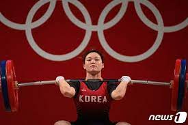 1 day ago · 함은지(24·원주시청)는 자신의 첫 올림픽 경기가 끝난 뒤, 두 손으로 얼굴을 감쌌다. Sdzriiczbme8zm