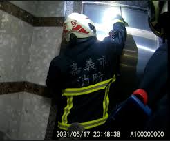 Cyberpower 無停電電源装置 (ラインインタラクティブ給電/正弦波出力) 500va/300w cpj500. Sfhdhzzg0ge0qm