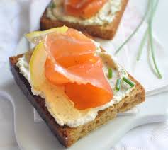 Toasts De Pain D Epices Au Saumon Et Rondele Envie De Bien Manger