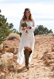 Utah Desert Elopement Gordon Robinson Photography Hippie Bride Boho Wedding Inspiration Boho Wedding