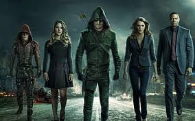 She is the daughter of quentin lance and dinah, the older sister of sara lance, the. Arrow Emily Bett Rickards Felicity Smoak Stephen Amell David Ramsey Bonito Hd Wallpaper Peakpx