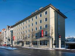 Neues angebot für akademiker:innen mit zum masterstudiengang bauingenieurwesen an der hochschule augsburg bietet die fakultät für. Economy Hotel Augsburg Konigsplatz Ibis Accor