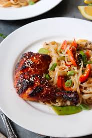 Is honey chicken gluten free. Sriracha Honey Grilled Chicken With Stir Fry Veggies Rice Noodles Gluten Free Soulful And Healthy