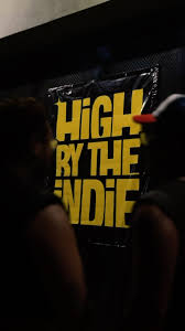 Esse m&ecirc;s rolou a HIGH BY THE INDIE, depois de longos 4 meses matamos a  saudade! Um festa de Indiepop e Indierock dos cl&aacute;ssicos aos atuais ??, line  @bsrapha @nairlec @charlipedreira @eltoncardoso ...