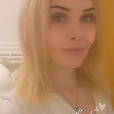 What is a good brand of acrylic powder for a beginner nail tech?