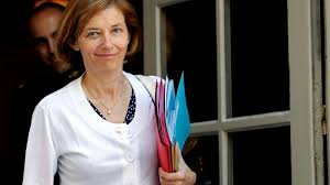 Doutorado em ciência política, pela universidade de oxford, e com mestrado e . Franca Vai Passar A Ter Drones Armados Confirma A Ministra Da Defesa