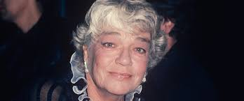 Simone signoret wins best actress: La Fille De Simone Signoret Sa Relation Intime Troublante Avec Son Beau Pere Yves Montand