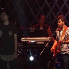 Coba lari dari kenyataan tapi. Playlist Indo Moza Medley Lagu Galau Facebook