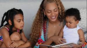 It was beyoncé's twin pregnancy announcement with 11.2 million likes that broke the internet. Rumi Carter Looks Just Like Beyonce And Blue Ivy In Making The Gift