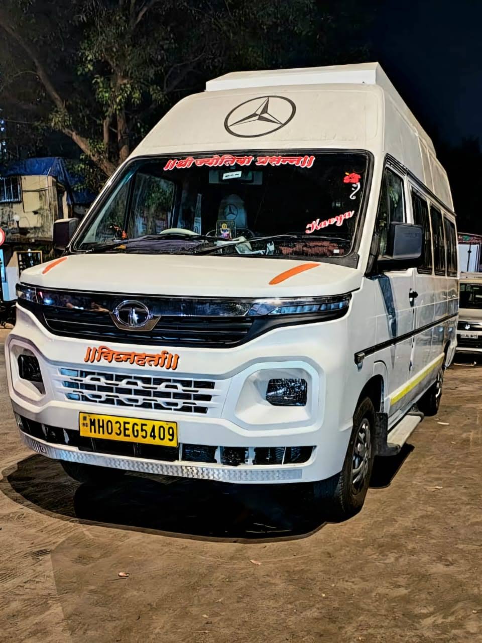 13 Seater Traveller product image