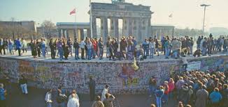 ·٠•●guerre froide — demain berlin (genetic music) 04:43. L Apres Guerre De La Guerre Froide A La Revolution Pacifique