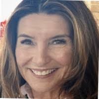 Kim Sandifer's Instagram, Twitter & Facebook