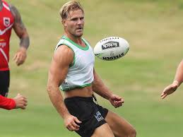Nrl boss peter v'landys is making no apologies for the fact jack de belin has been sidelined for more than two seasons, as the dragons forward prepares for his rugby league return. 07p8argdd Ozm