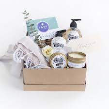 1001 Astuces Pour Trouver La Meilleure Idee Cadeau Cremaillere Bridal Gift Baskets Luxury Gift Set Client Gifts