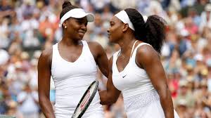 Винус уильямс (venus williams) родилась 17 июня 1980 года в американском городе линвуд, штат калифорния. Venus Williams Konnte Serena Williams Im Viertelfinale Der Us Open Den Kalender Slam Vermasseln Eurosport