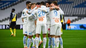 Football live scores and results service on flash score offers scores from 1000+ football leagues. L Om Bat Monaco 2 1 Et Revient A Un Point Du Psg Eurosport