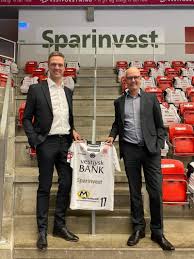 Pedersen, bankdirektør torben sørensen og bankdirektør michael nelander petersen. Vestjyskbank Herning