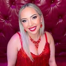 Lacey Laughlin's Instagram, Twitter & Facebook