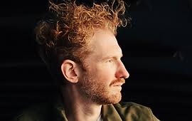 UNSER KÜNSTLER LOOKBOOK