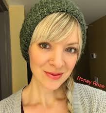 Bathroom lighting giving a bronze vibe