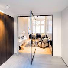 Stahlprofile ottostumm #stahltueren #metalltueren #stahllofttueren #modernetueren #innentueren #zimmertüren #factorylook #industrylook #tischlereiharting #ottostumm. Kundenspezifische Glasschwenkturen