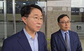 조정식 특보 “이해찬 전 총리, 아직 의식회복 못 해 위중한 상황”