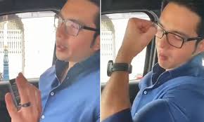 By jabatan kastam diraja malaysia. Awek Kastam