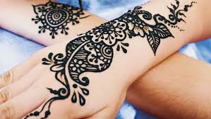 47 gambar motif henna tangan simple dan cantik untuk pemula december 9 2016 . Cara Hilangkan Henna Yang Makin Pudar Dengan Cepat Dan Mudah Beauty Fimela Com