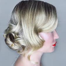 Winter natural hairstyles with added vintage flair. 30 Iconic Retro And Vintage Hairstyles