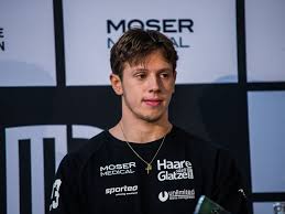 Tu y trouveras tous les clubs qu'il a entraînés et ceux pour lesquels il a joué. Rossi De24 News English