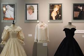 Princess Diana S Iconic Wardrobe Will Be Put On Display In A New Exhibit Princess Diana Fashion Princess Diana Dresses Diana Fashion