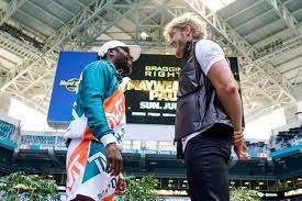 Check out floyd mayweather and logan paul as they step on the scale and weigh in ahead of their boxing exhibition match in miami.#mayweatherpaul #floydmaywea. Floyd Mayweather Vs Logan Paul Face Off Photos Mayweather Promotions